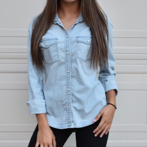 American Eagle Outfitters Tops - American Eagle Top